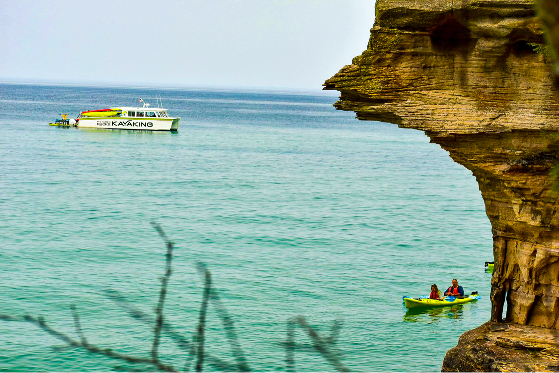 How to Get to Pictured Rocks from Detroit, MI How to Get to Pictured Rocks from Detroit, MI